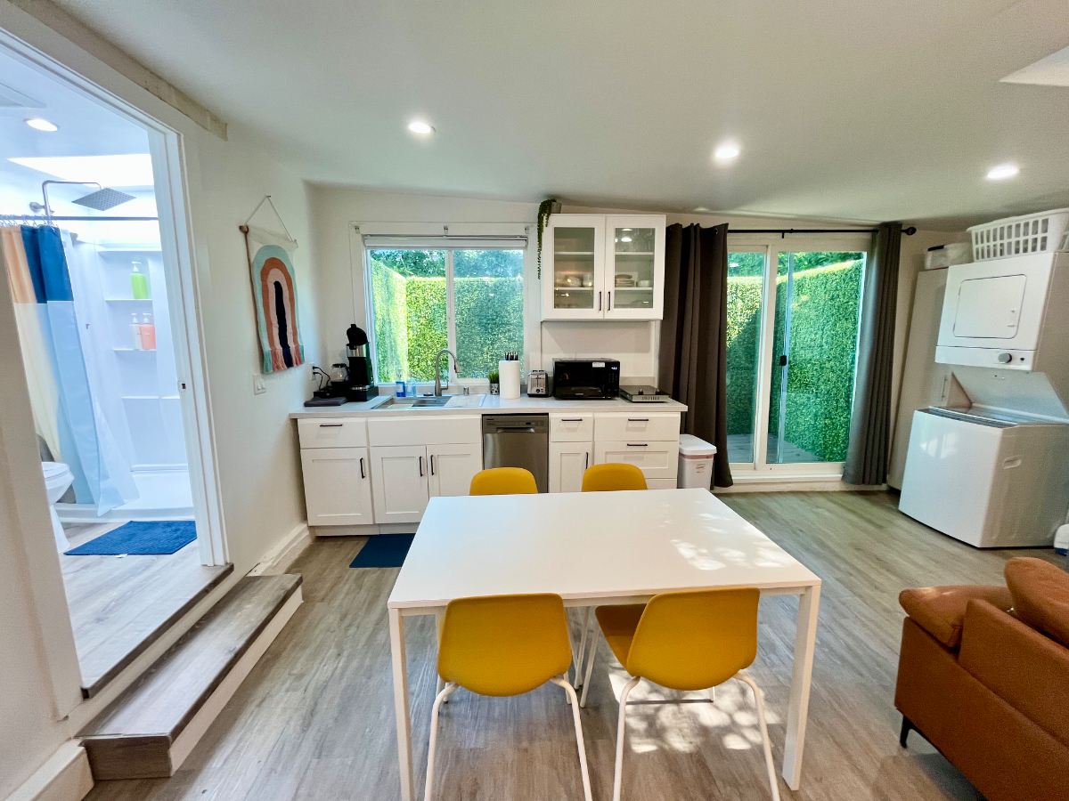 Special Studio, Newly Remodeled w/ Private Yard, Washer/Dryer - Photo 6