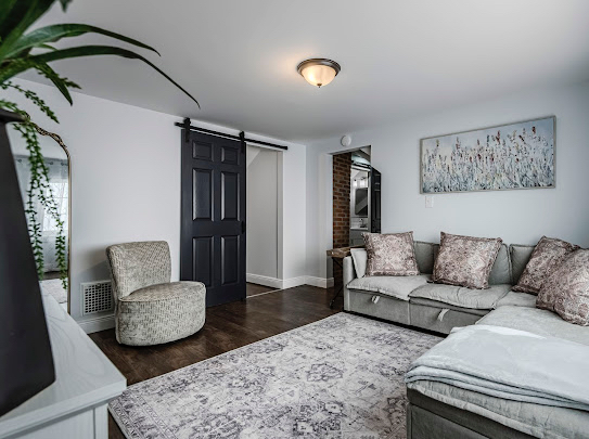 Bright and Comfortable Apartment Near... - Photo 3