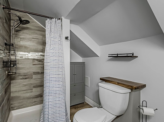Bright and Comfortable Apartment Near... - Photo 8