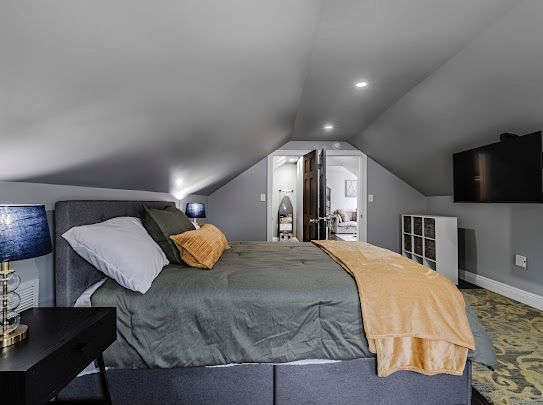 Bright and Comfortable Apartment Near... - Photo 10