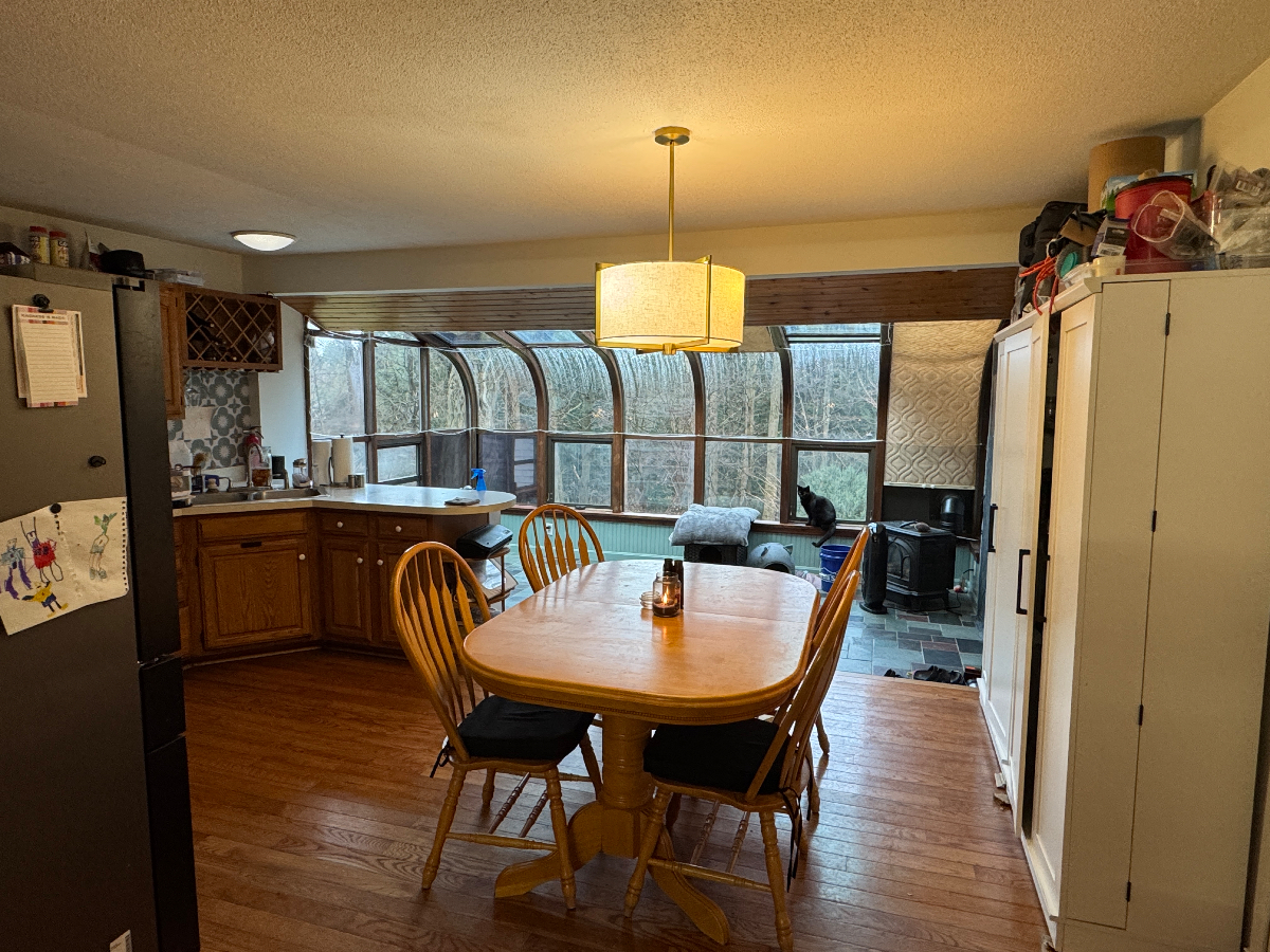 CUTE RANCH STYLE HOME - Photo 1