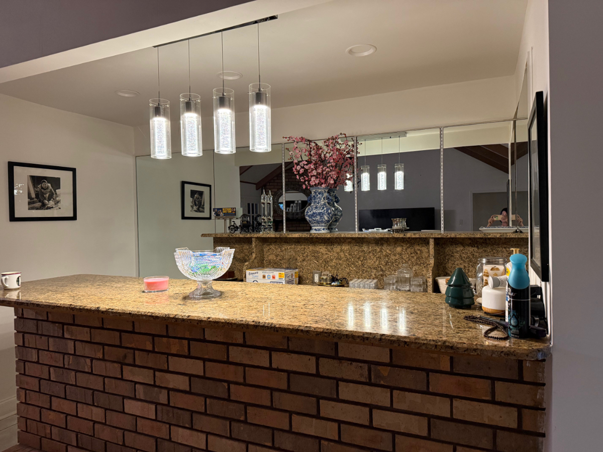 Welcoming Suite in a House - Utilities Included - Photo 2