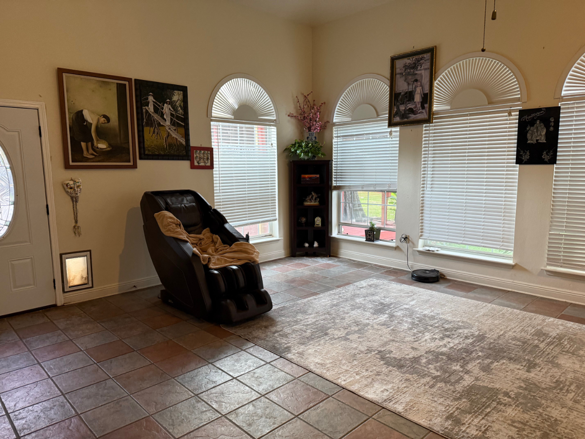 Welcoming Suite in a House - Utilities Included - Photo 6