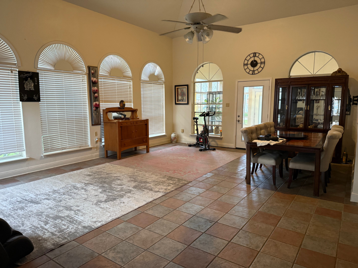 Welcoming Suite in a House - Utilities Included - Photo 5
