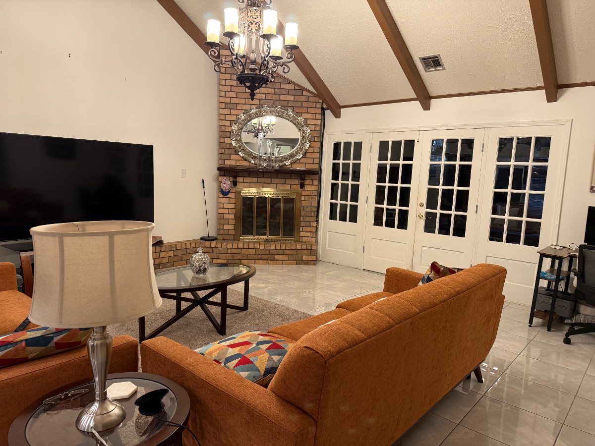 Welcoming Suite in a House - Utilities Included - Photo 3