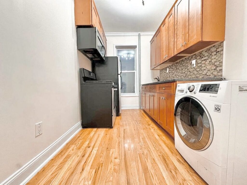 Bright Spacious in Crown Heights, 749 - Photo 6