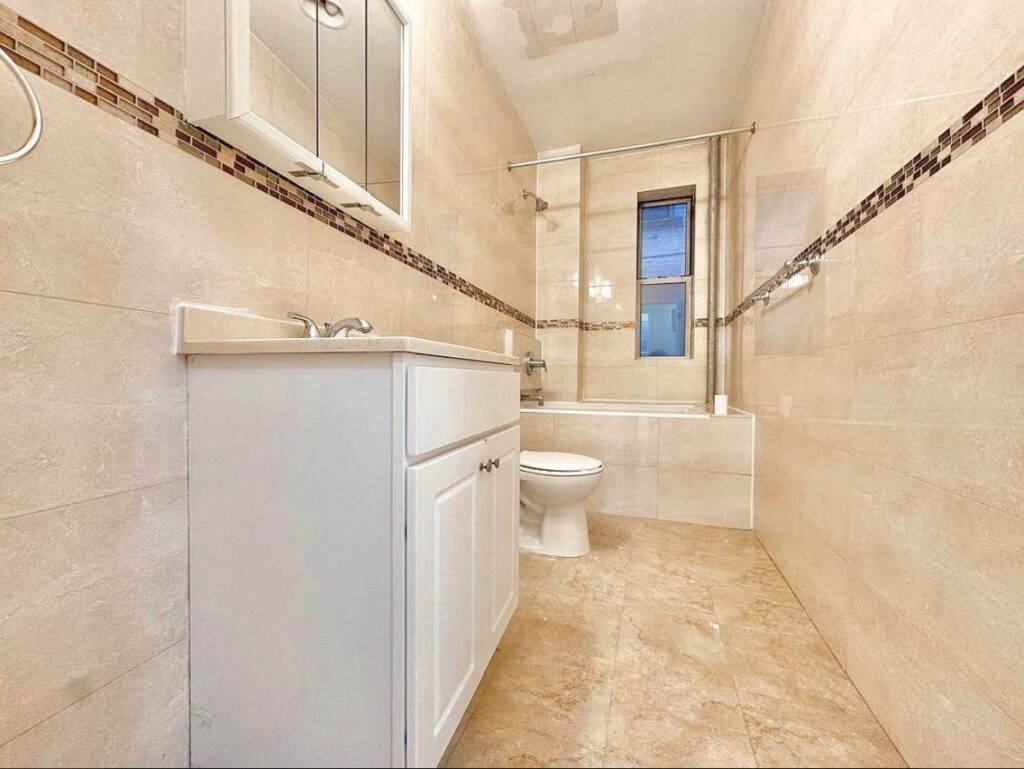 Bright Spacious in Crown Heights, 749 - Photo 8