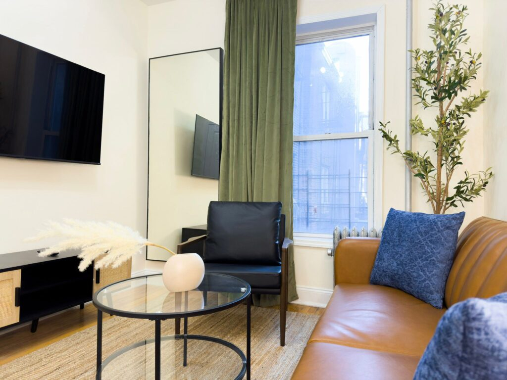 Bright Spacious in Crown Heights, 749 - Photo 7