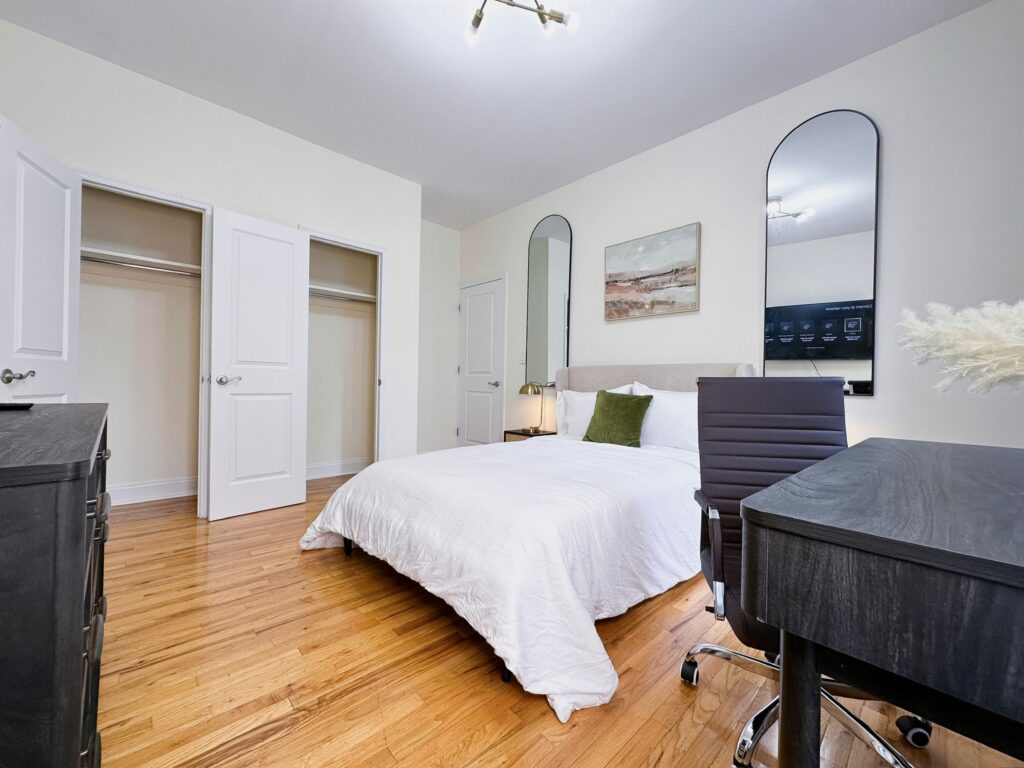 Bright Spacious in Crown Heights, 749 - Photo 2