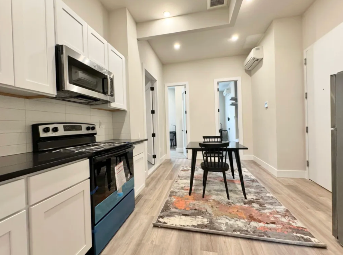 Bright Room with Private Bathroom in Williamsburg, 806 - Photo 1
