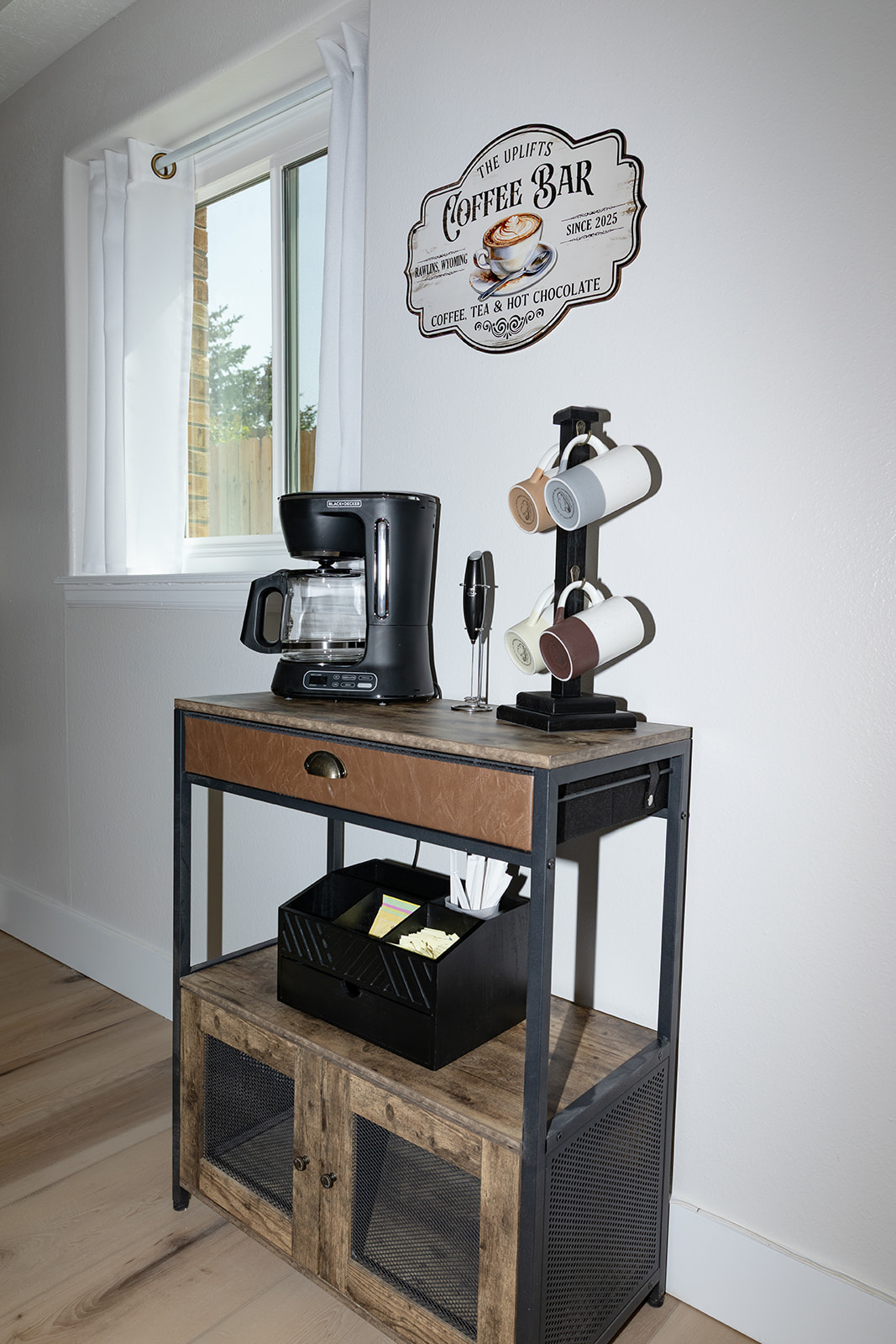 The UPLIFTS - Photo 7