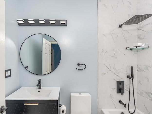 Updated First-Floor Apartment with Modern Finishes & Open Layout -- Albany's Prime Location - Photo 4