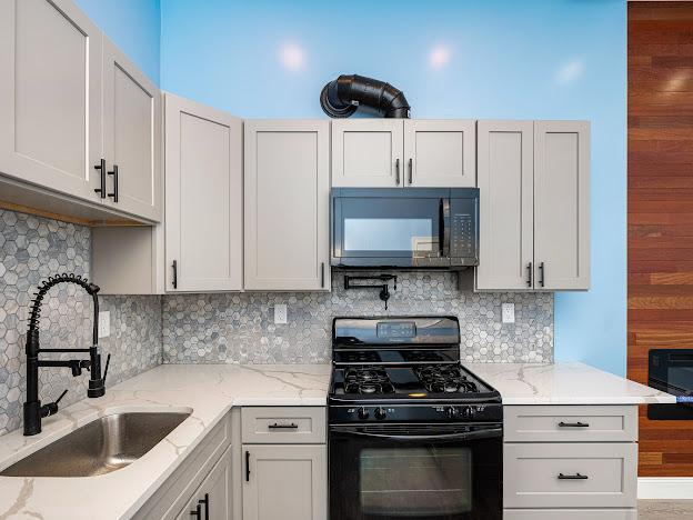Updated First-Floor Apartment with Modern Finishes & Open Layout -- Albany's Prime Location - Photo 8