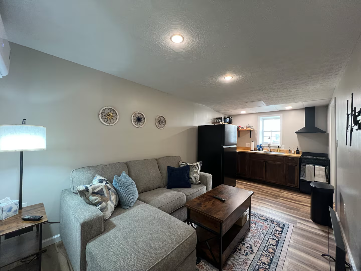 Conveniently Located Modern 1 BR - Photo 1