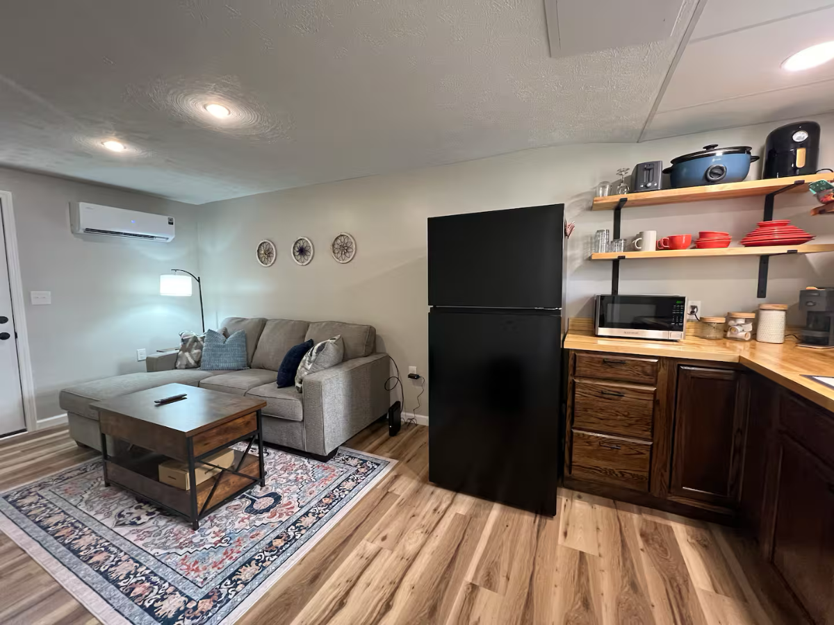 Conveniently Located Modern 1 BR - Photo 2