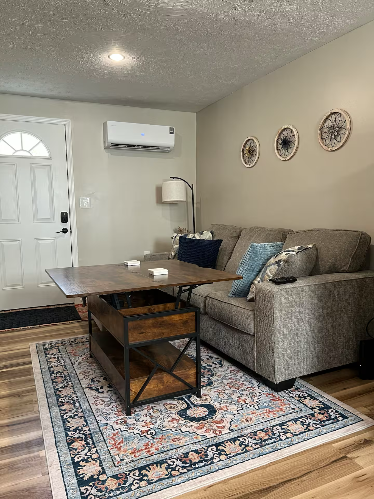 Conveniently Located Modern 1 BR - Photo 5