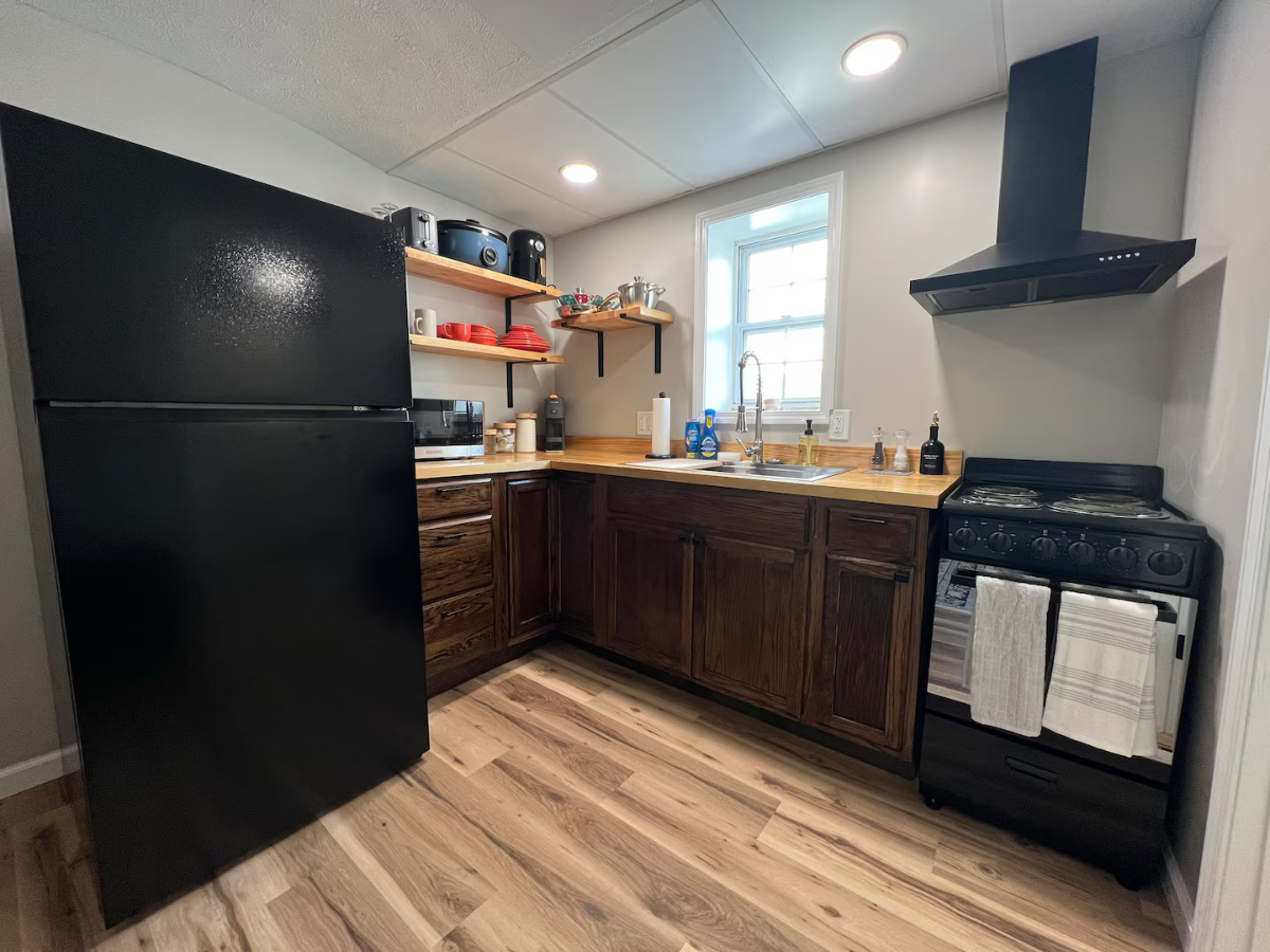 Conveniently Located Modern 1 BR - Photo 6