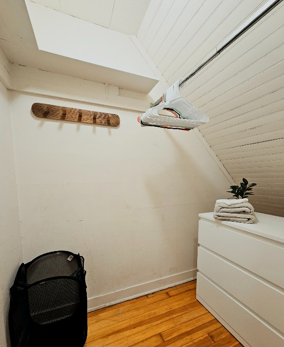 Furnished queen bedroom near UAlbany, Albany Med - Photo 7