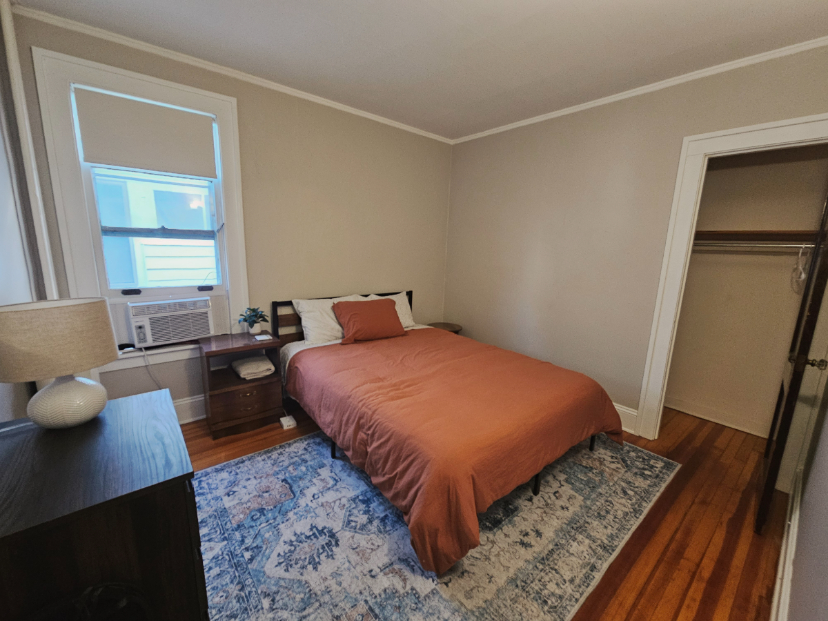 Furnished queen bedroom near UAlbany, Albany Med - Photo 12
