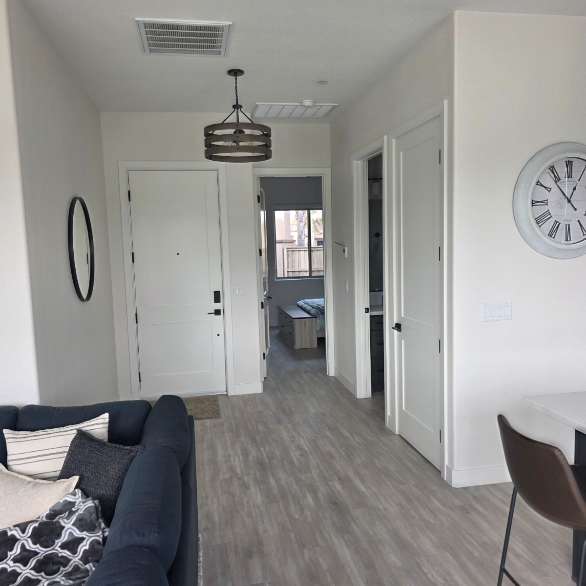 Peaceful Lakefront ADU- Modern, Cozy, and Fully Equipped - Photo 6