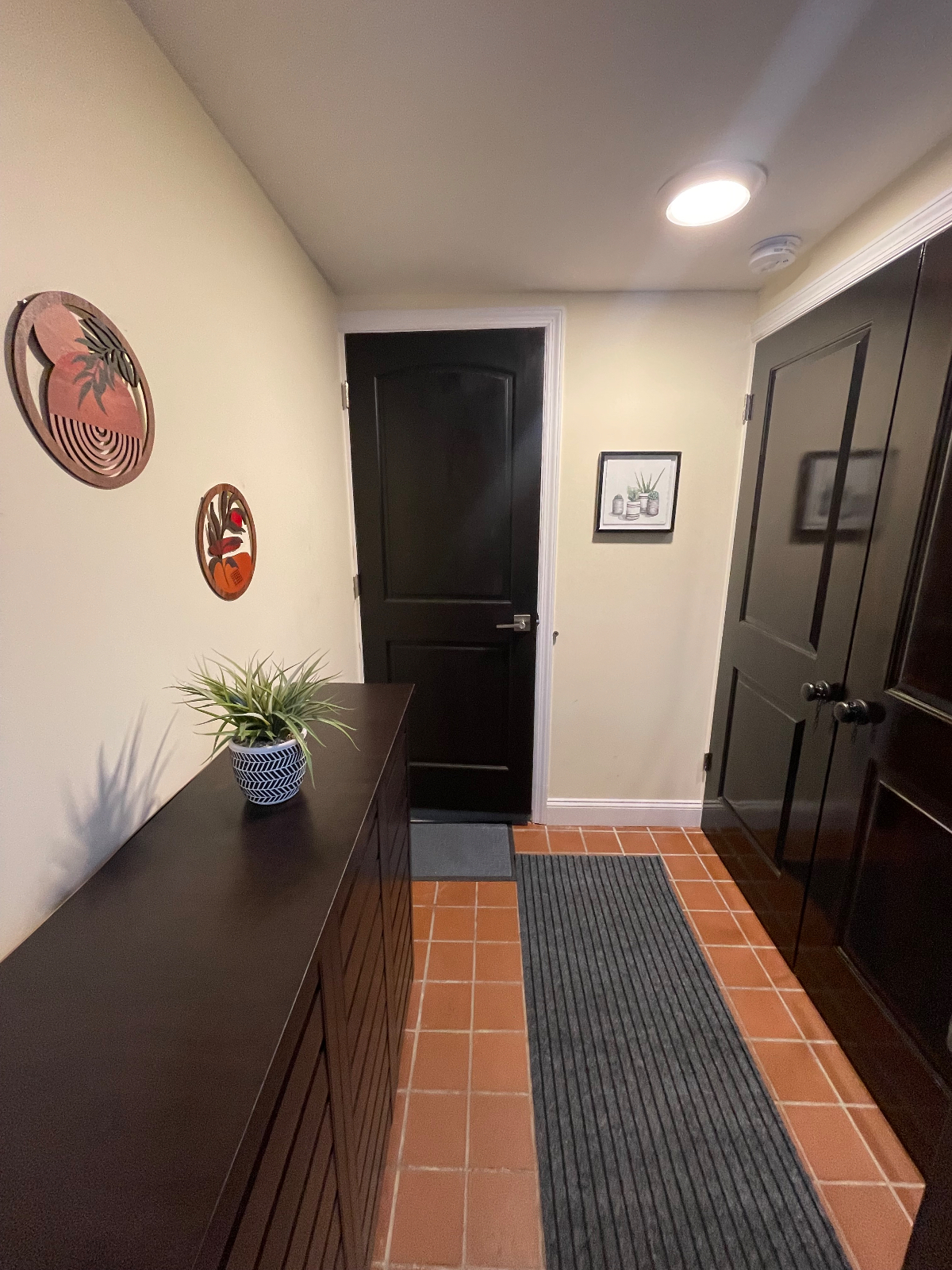 New Modern Apartment - Photo 10