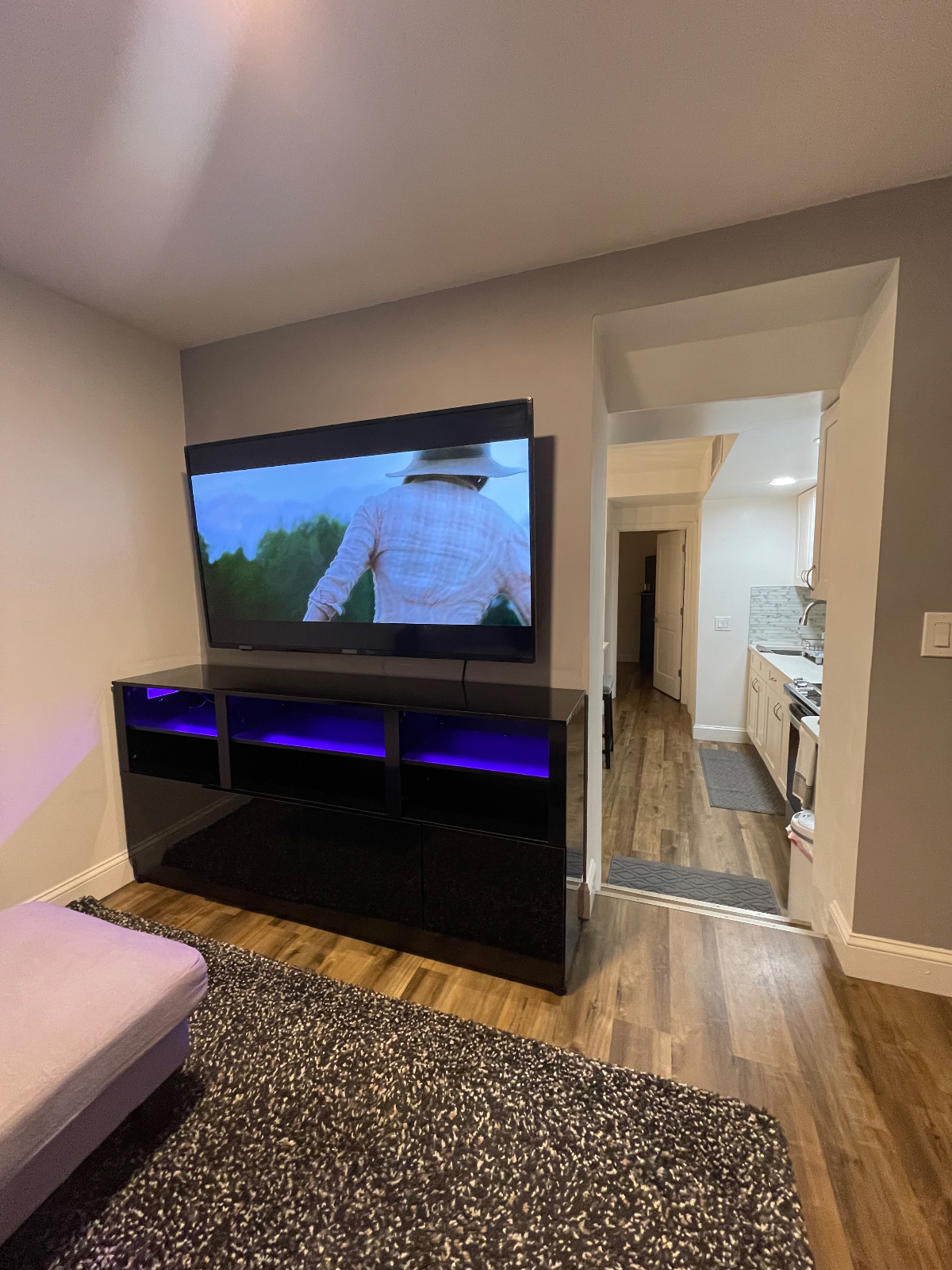 New Modern Apartment - Photo 11