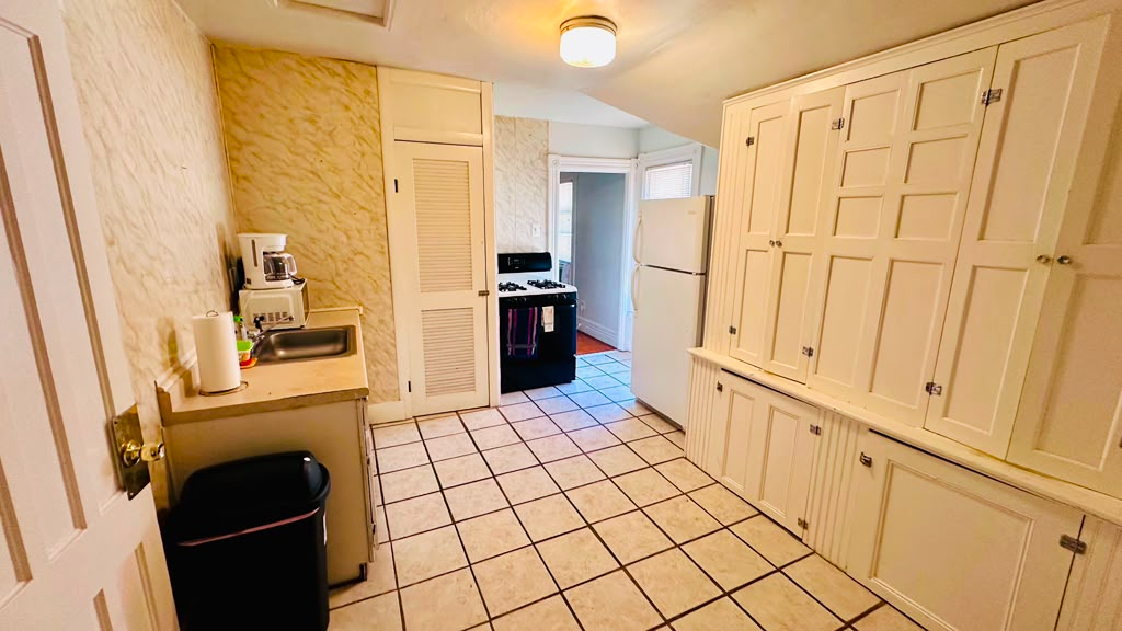 Newly Renovated. Washer/Dryer in Unite. Close to Major Hospitals - Photo 8