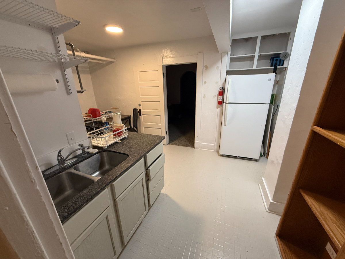 Quaint basement unit in Duplex - Photo 5