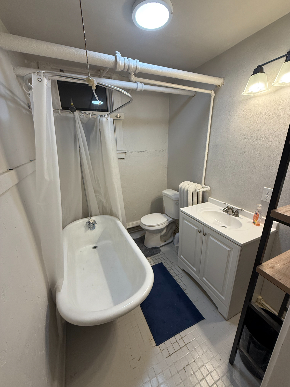 Quaint basement unit in Duplex - Photo 6