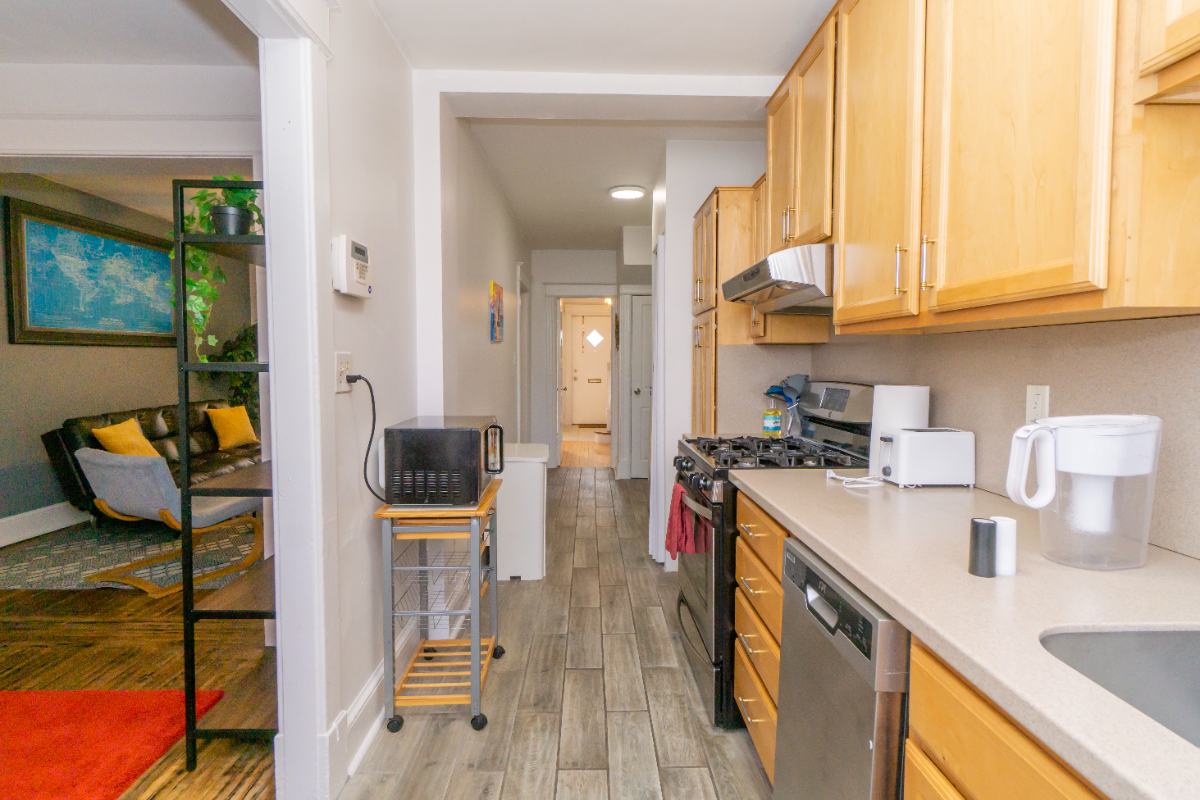 Quiet Spacious Home in NW DC - Photo 9