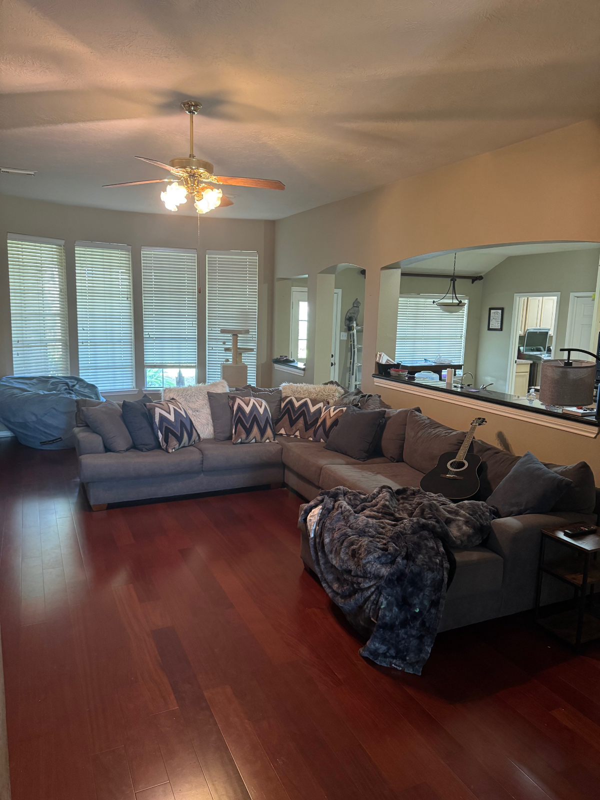 Bright Queen Room - Photo 8