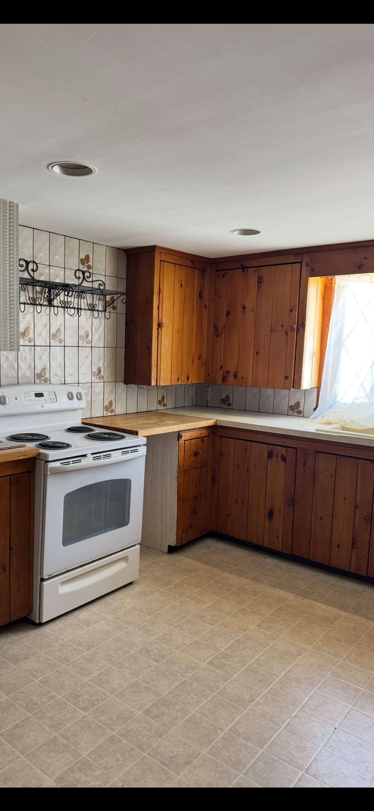 Cozy furnished home near hospital - Photo 3