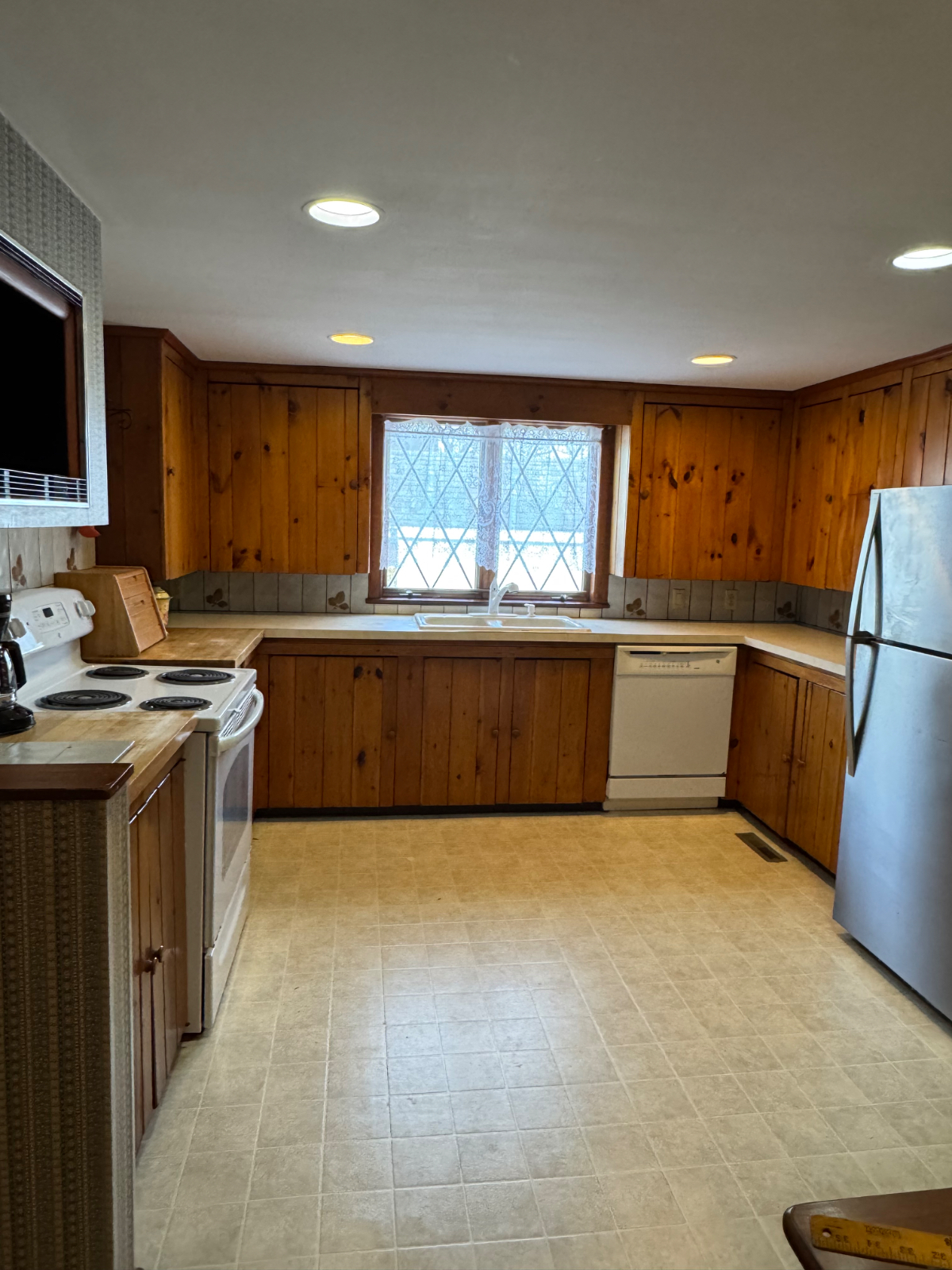 Cozy furnished home near hospital - Photo 5
