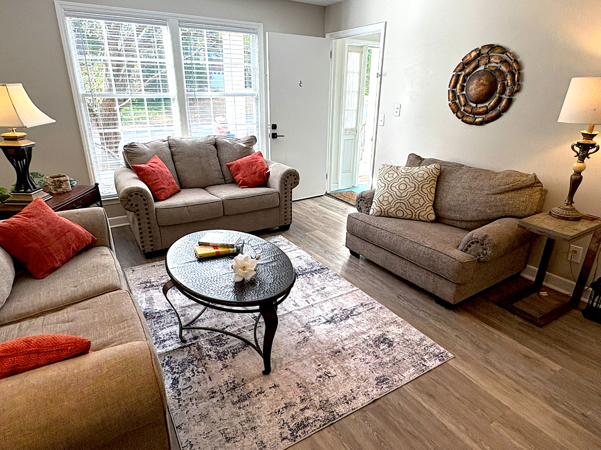 Cozy Apartment in quiet neighborhood - Photo 3
