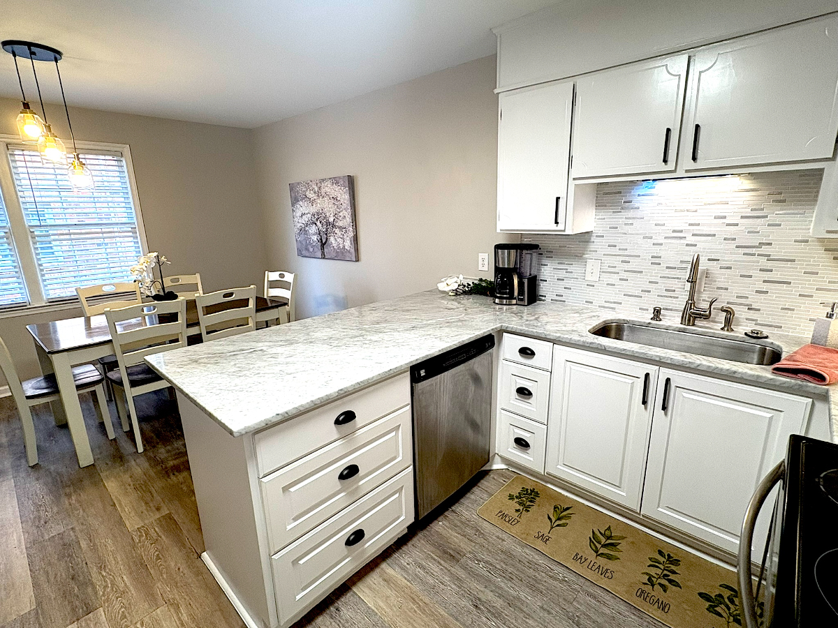 Cozy Apartment in quiet neighborhood - Photo 10