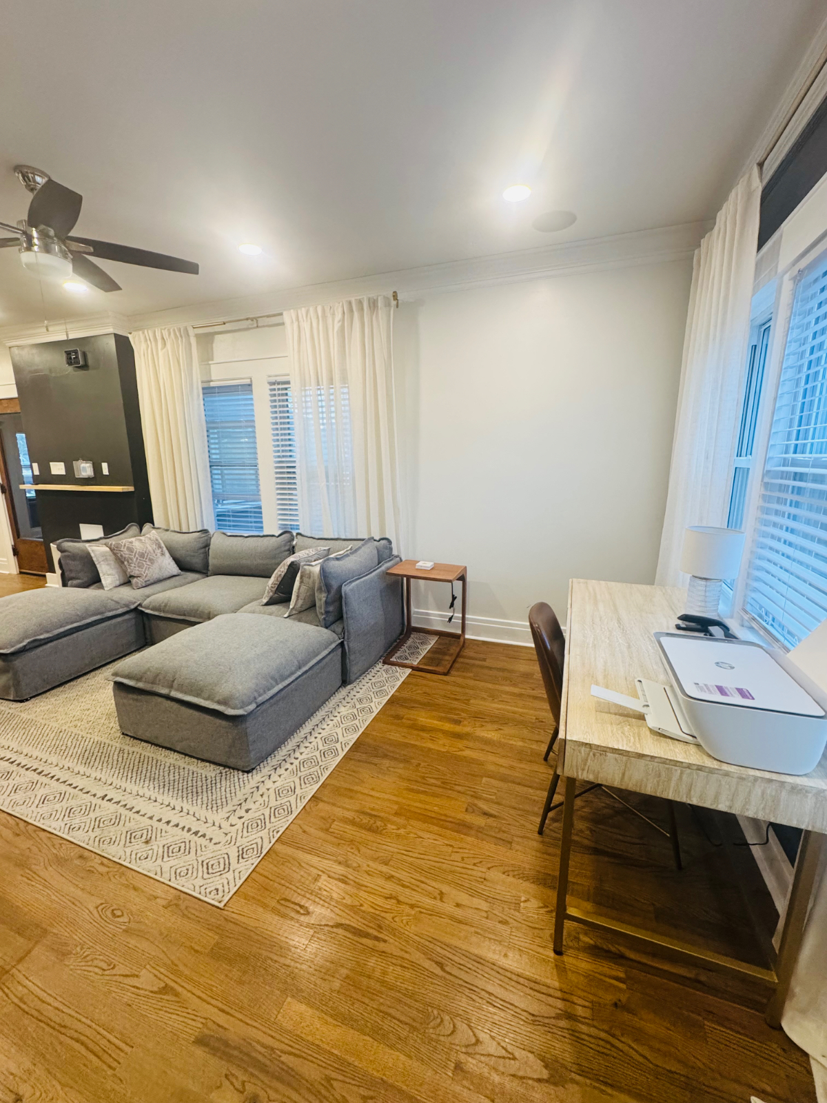 1 Elegant Room for Rent with  Modern Finishes, King-Size Comfort - Photo 7