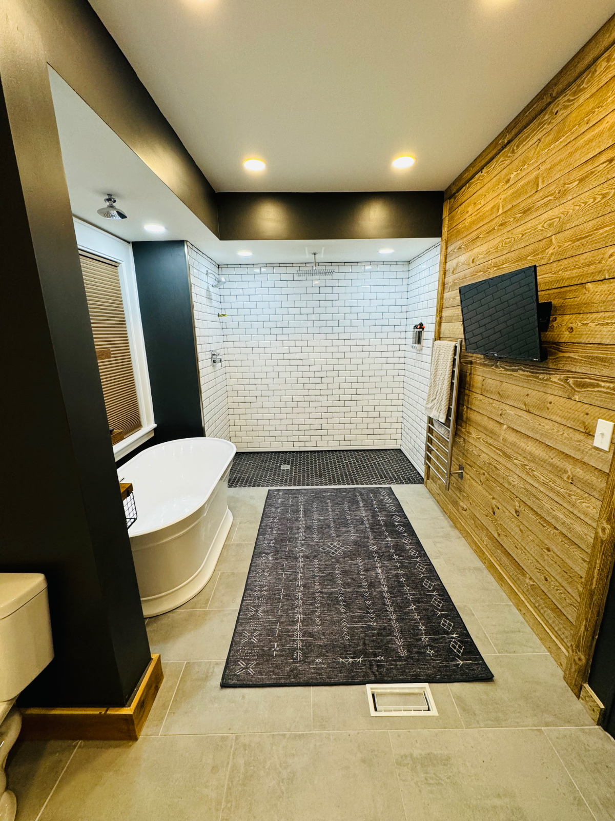1 Elegant Room for Rent with  Modern Finishes, King-Size Comfort - Photo 6