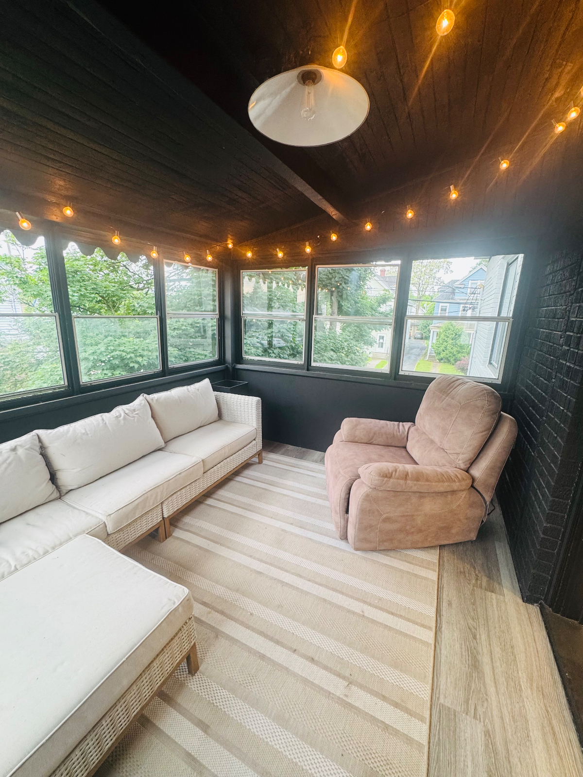 1 Elegant Room for Rent with  Modern Finishes, King-Size Comfort - Photo 10
