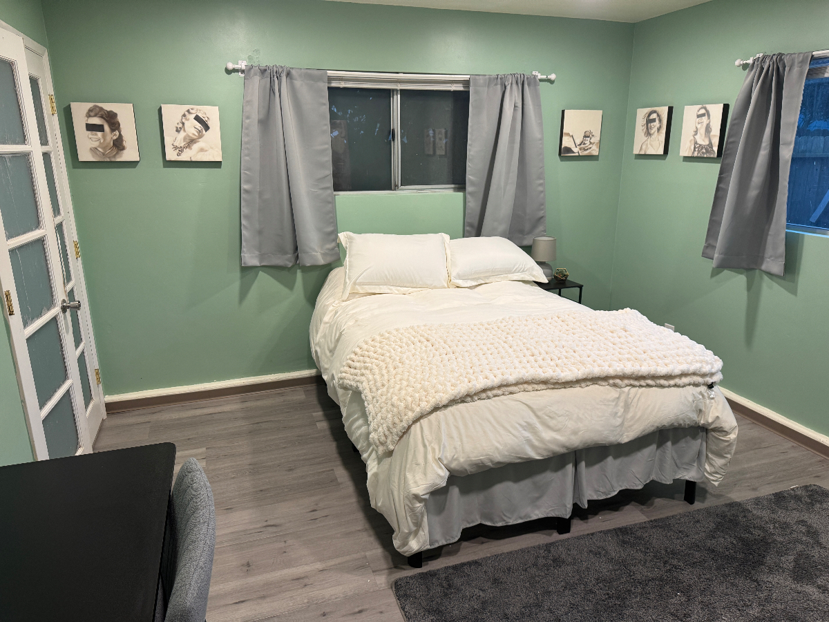 Big 1BR, Private Bath, Easy Parking, Laundry, Backyard. Near Transit & Market - Photo 1