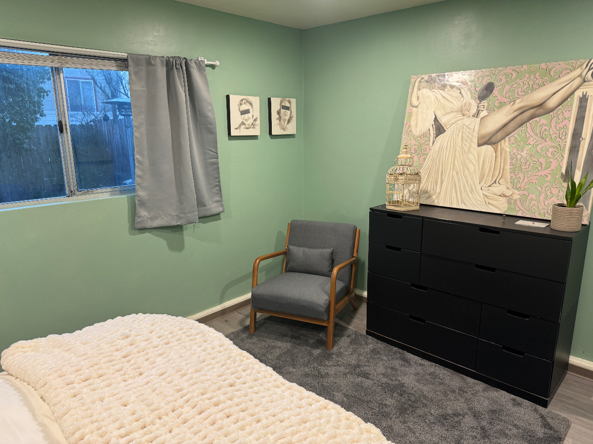 Big 1BR, Private Bath, Easy Parking, Laundry, Backyard. Near Transit & Market - Photo 3