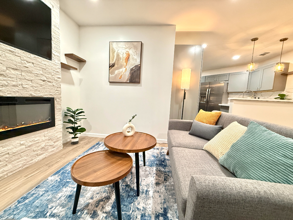 Move-in READY. Elegant Hidden Gem 3Bed/2Bath Culver City&Bev Hills W/Parking&Laundry&All Essentials Included. - Photo 4