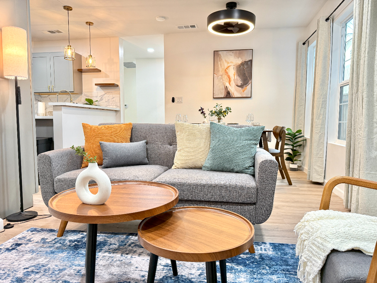 Move-in READY. Elegant Hidden Gem 3Bed/2Bath Culver City&Bev Hills W/Parking&Laundry&All Essentials Included. - Photo 6