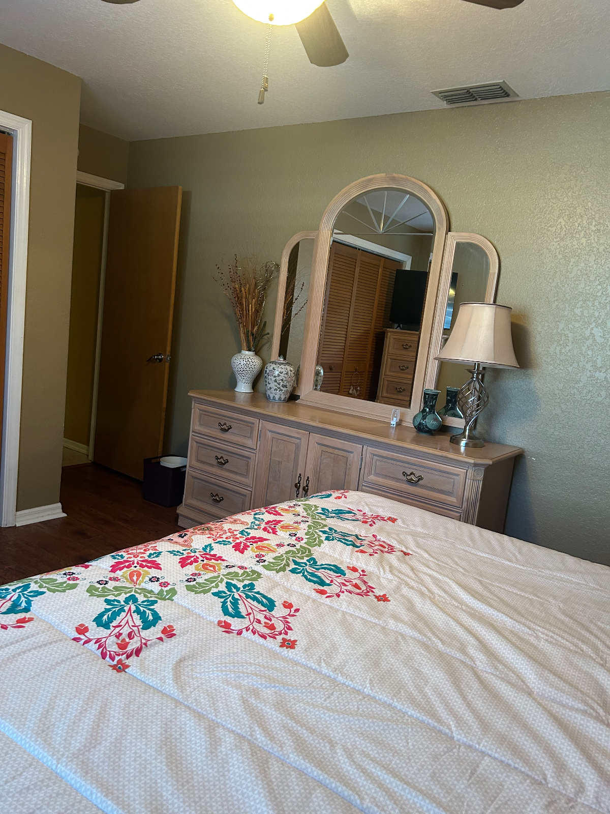 Furnished house on cul-de-sac, pet friendly - Photo 11