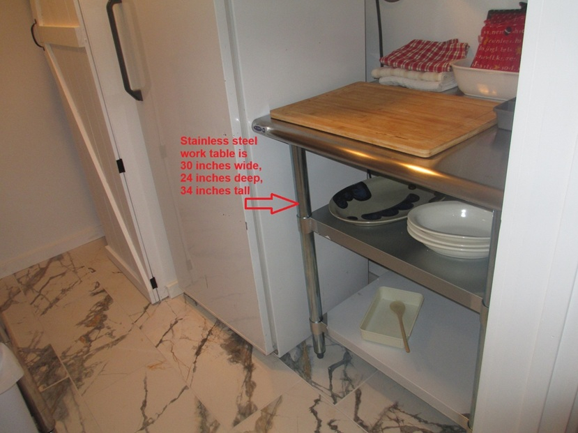 Private room with private full bath, private kitchenette, private entrance, private parking. - Photo 3