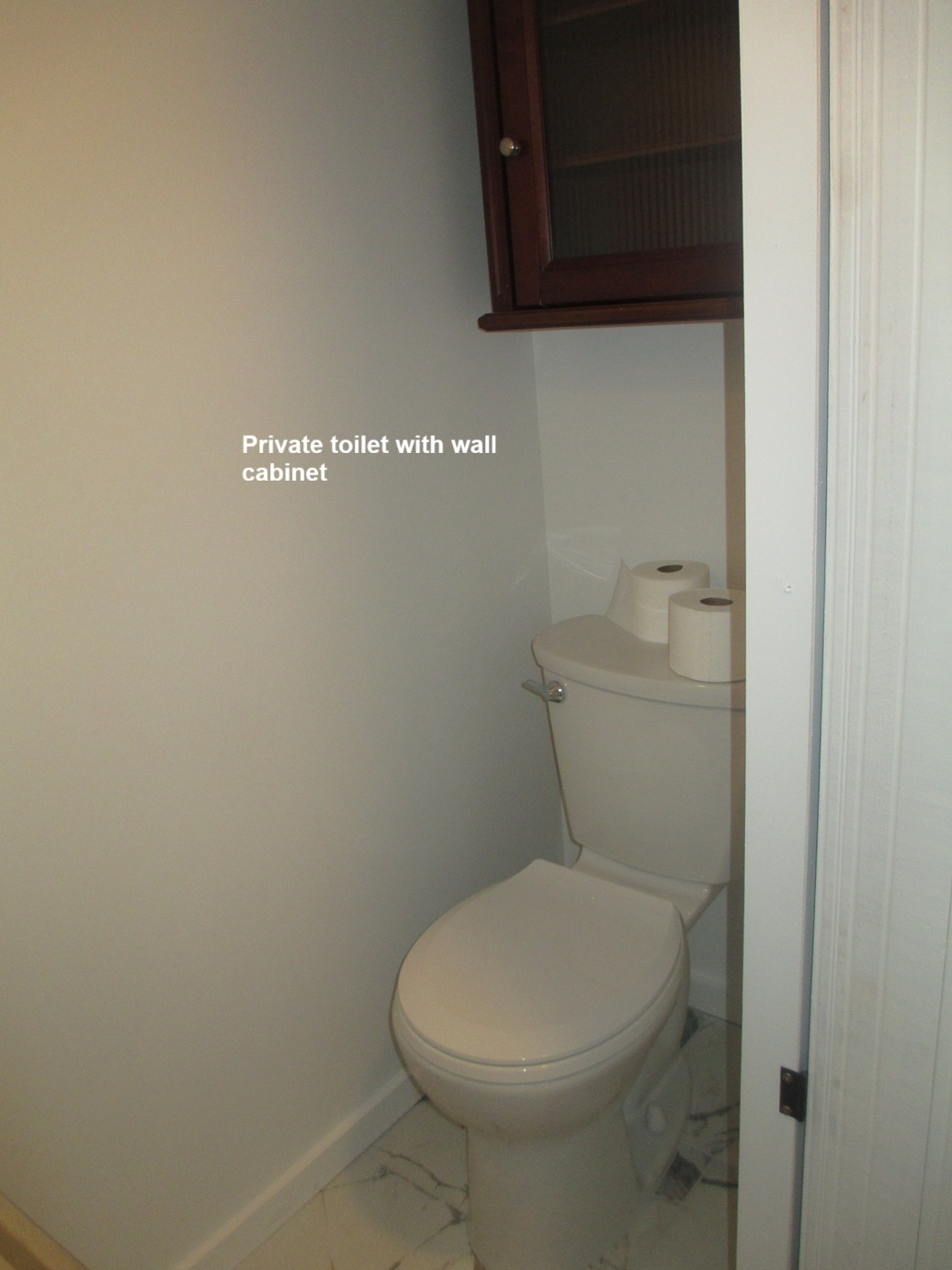 Private room with private full bath, private kitchenette, private entrance, private  parking. - Photo 6