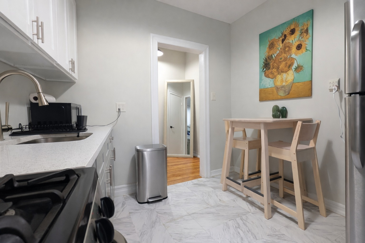 Fully furnished housing for medical students, residents, fellows, physicians, and healthcare profess - Photo 7