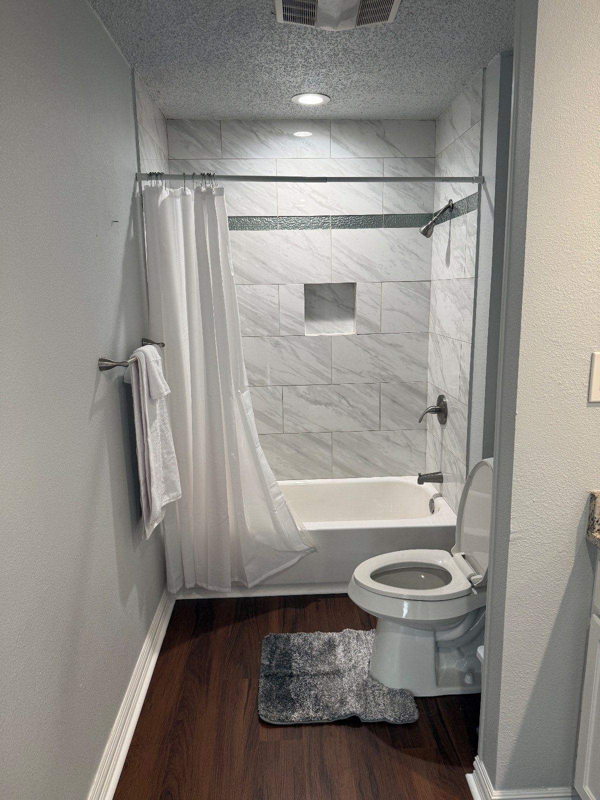Cozy convenient and quite - Photo 6