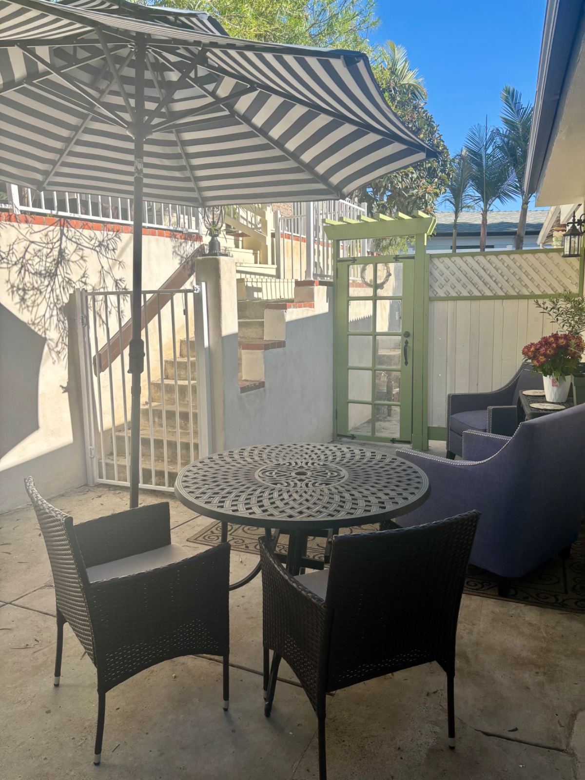 Tiny cottage retreat with Private Garden - Photo 2