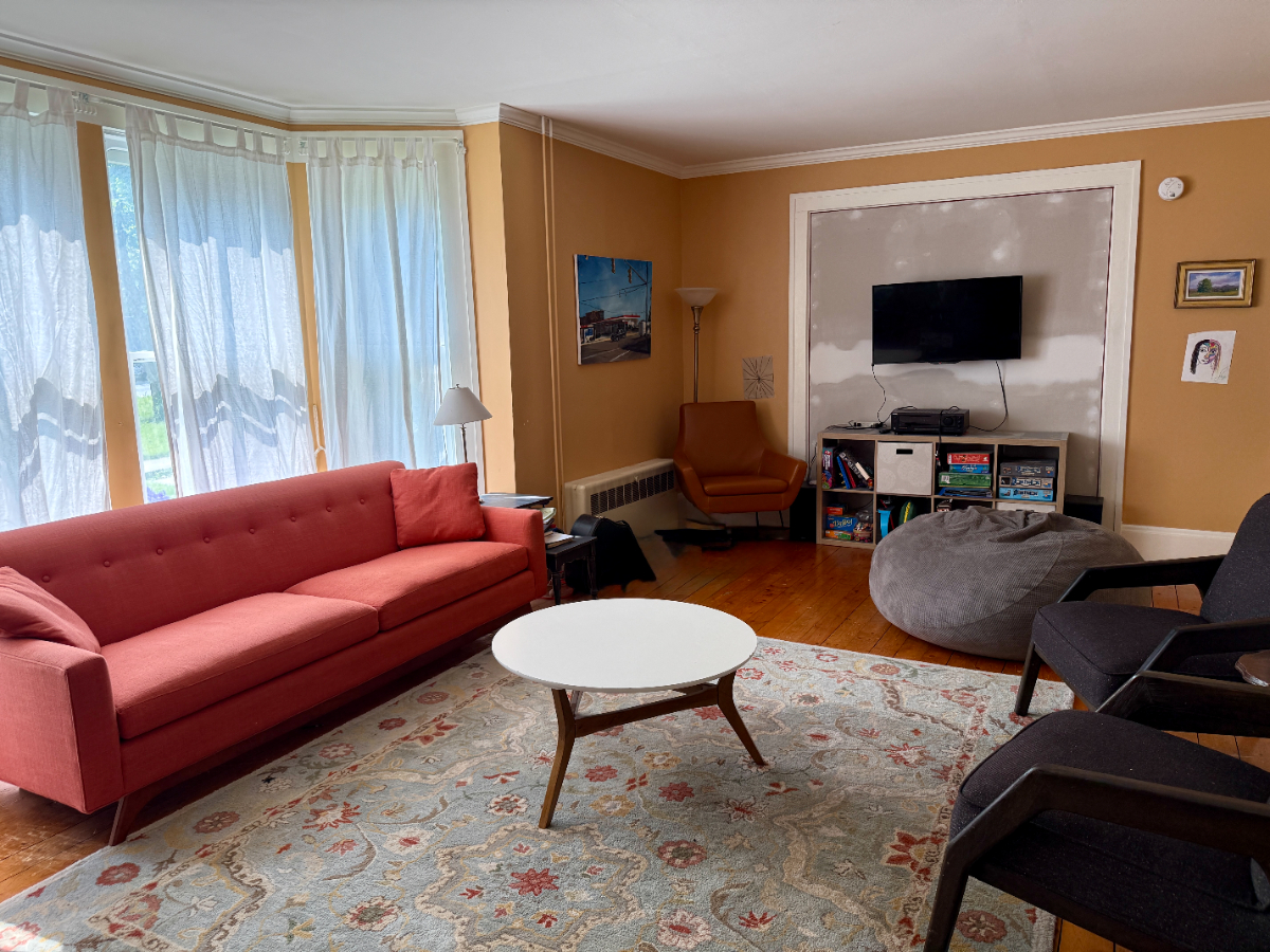 2-bedroom, 2-bath apartment in downtown Vergennes - Photo 3