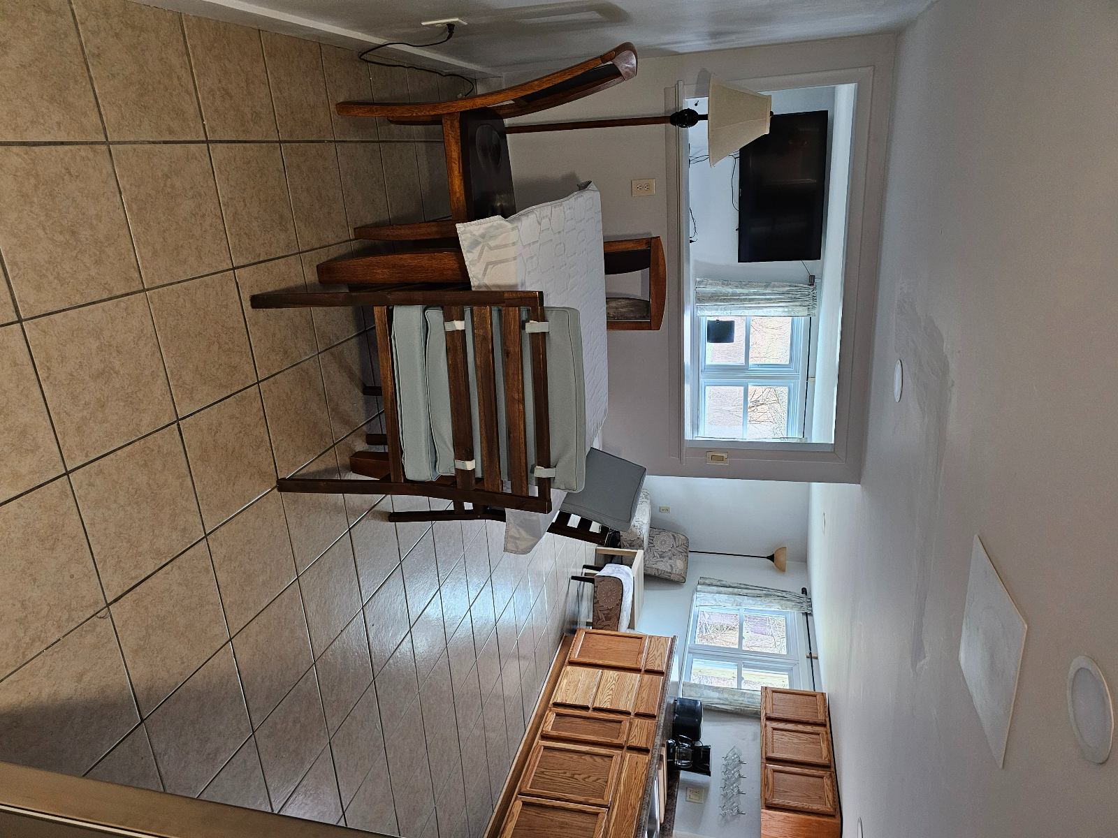 2 bedroom cozy, safe, private apartment - Photo 1